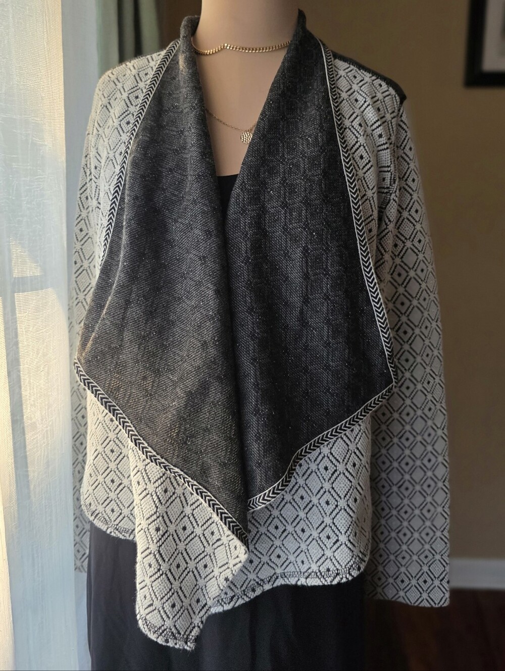 Tribal Jeans Black White Geometric Draped Waterfall Open Cardigan Sweater Med - Picture 2 of 11